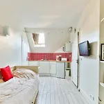 Cozy Studio Near Pereire Station By Guestready