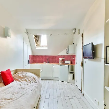 Apartment Cozy Studio Near Pereire Station By Guestready *